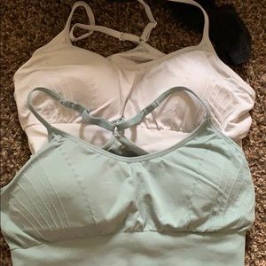 Set of 2 sports bras